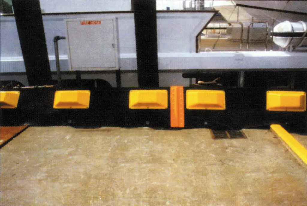 Permanent Fence Boom — Key Features: Rugged Design and Reliable Containment