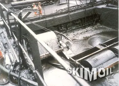 Floating Drum Oil Skimmer — Floating Drum Skimmer in Action