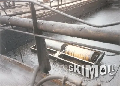 Floating Drum Oil Skimmer — Floating Drum Skimmer in Action